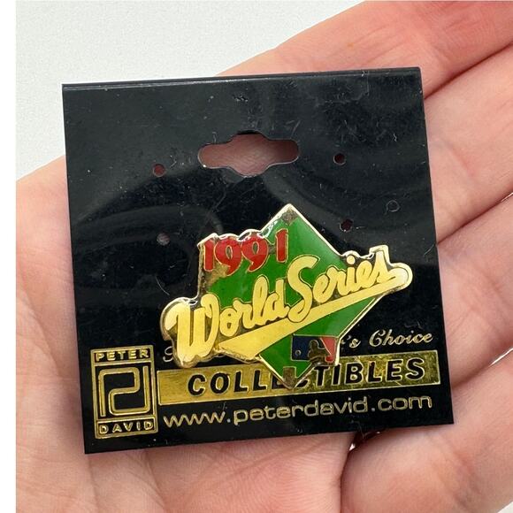 Vintage World Series‎ 1991 Baseball Pin Peter David MLB - Picture 6 of 8